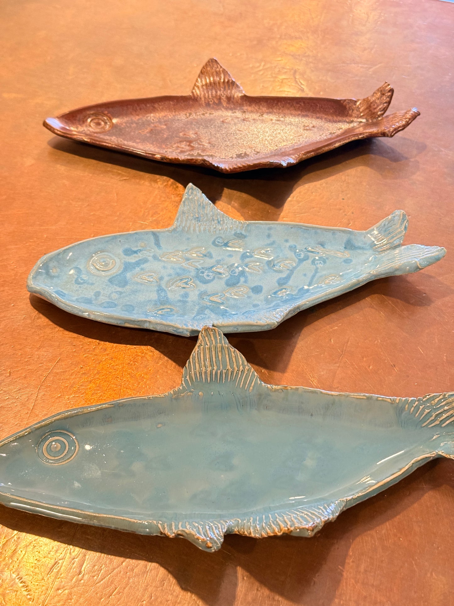 Fish serving trays plates