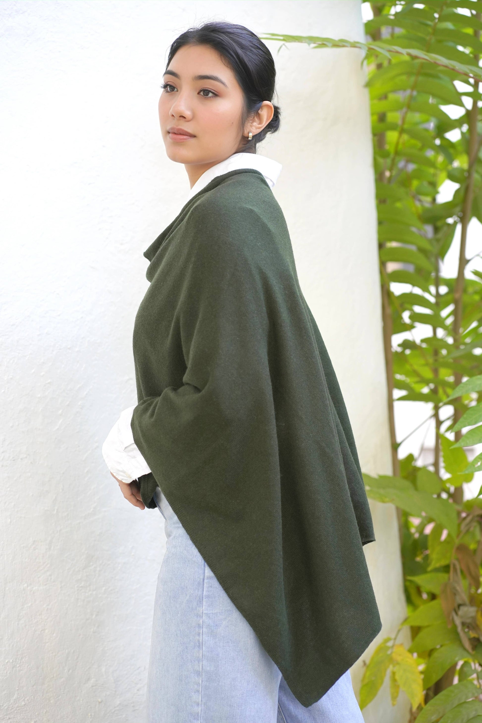 Cashmere Poncho Seaweed - shown on a model