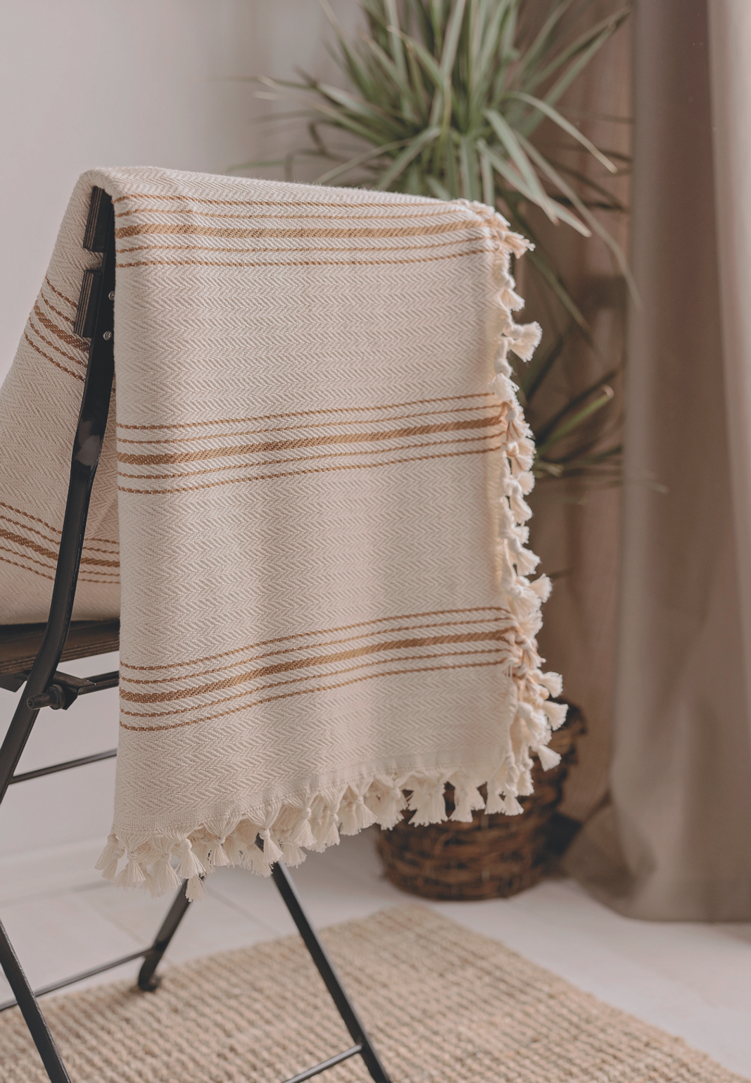 Minimalist Cotton Throw Blanket with Tassels — 100% Cotton | Boho Bed or Couch Throw