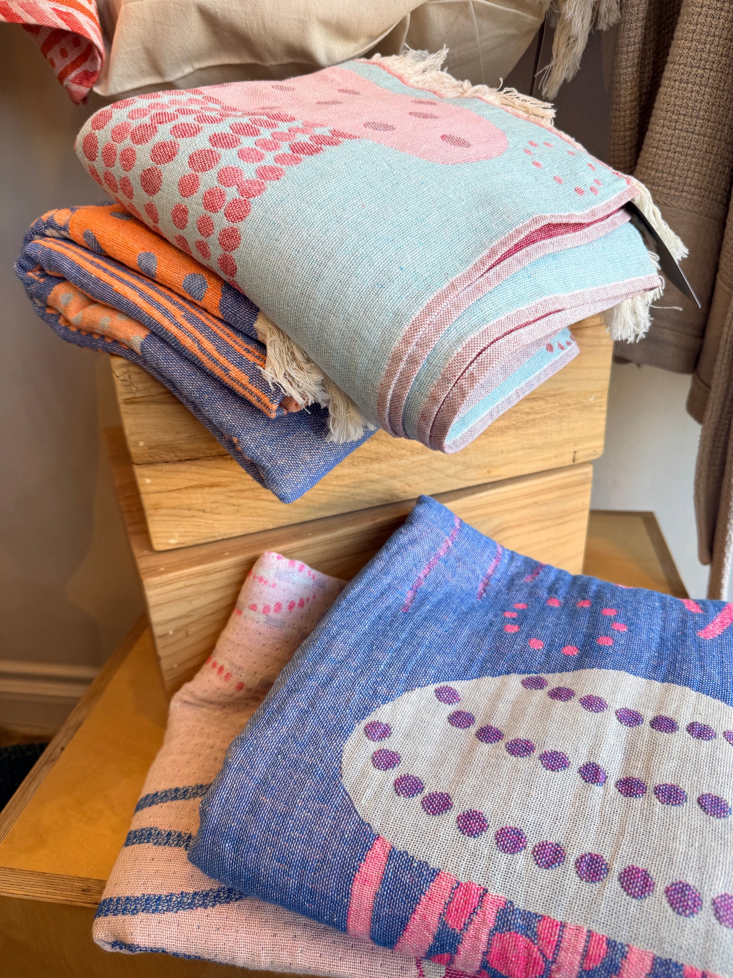 Jellyfish Turkish beach towel — 100% cotton quick-dry sand-free handcrafted by women artisans