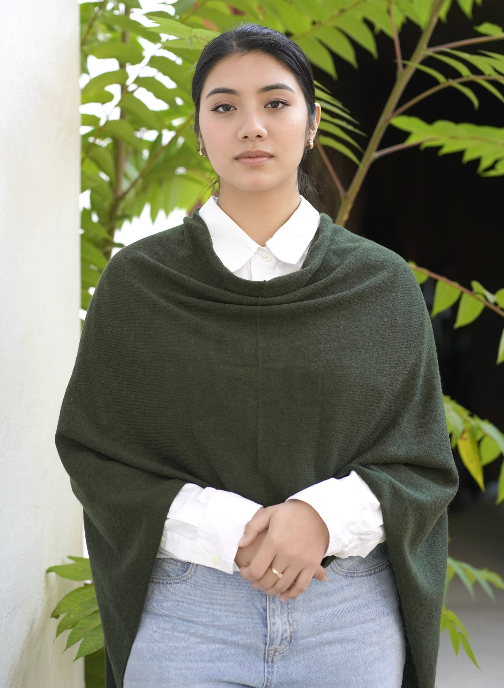 Cashmere Poncho Seaweed - alternate angle