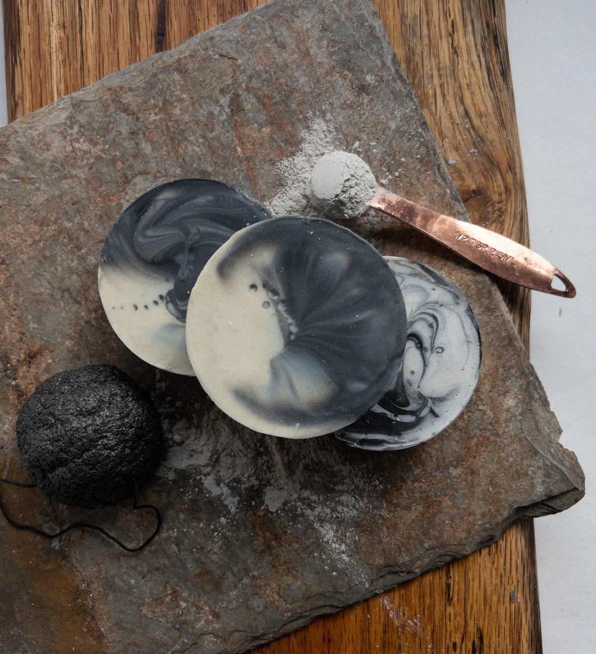 Clarity Charcoal, Bentonite, & Tea Tree Face Palm Free Soap